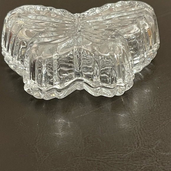 Stunning Butterfly Shaped Cut Crystal Glass Trinket Dish With Lid. EUC - Picture 5 of 8